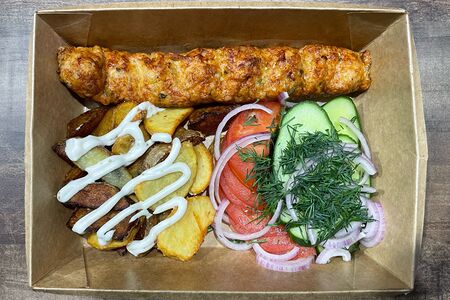 Ланс-бокс с люля-кебабом из курицы