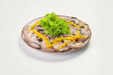 Рулет куриный с сыром и грибами