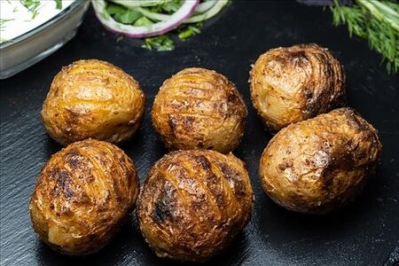 Картофель молодой на углях