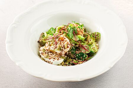 Зеленый салат