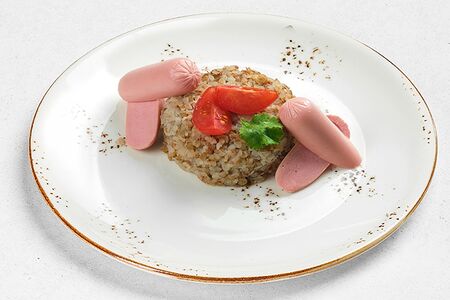 Гречневая каша с сосисками