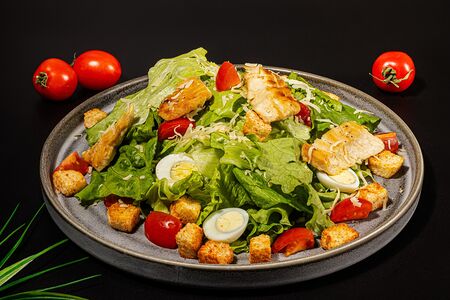 Салат Цезарь с курицей