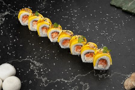 Креветка-лосось в манго