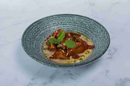 Баклажан с хумусом