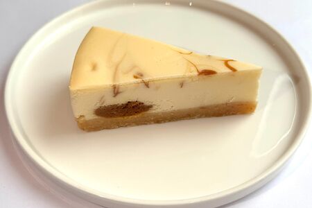 Чизкейк мраморный с вареной сгущенкой