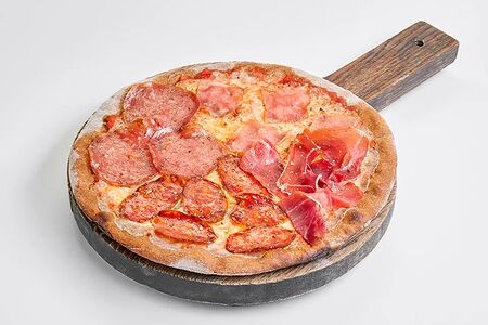 Ржаная пицца четыре салями