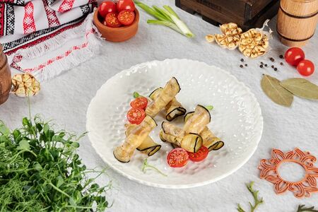 Рулетики из баклажанов