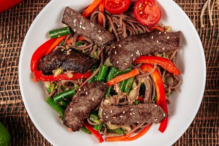 Соба с говядиной