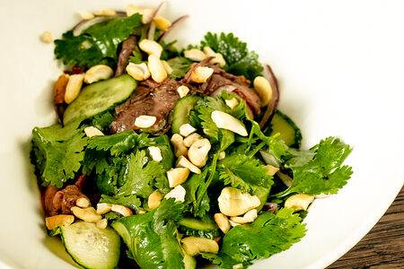 Биф-салат тайский