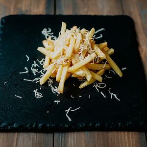 Картофель фри с кетчупом