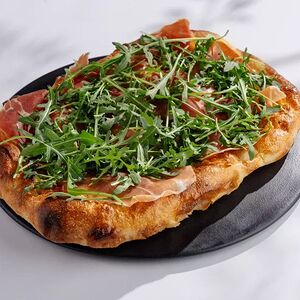 Пицца Парма-моцарелла и руккола