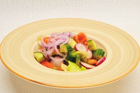 Салат Овощной с оливковым маслом