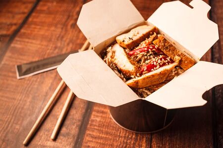 Тяхан с курицей в сливочном соусе