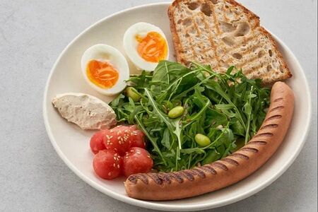 Завтрак с куриной колбаской