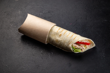 Цезарь-ролл с курицей