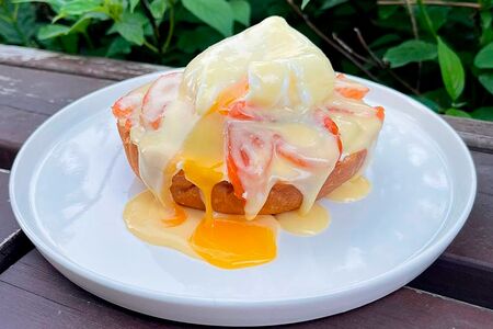 Яйцо Бенедикт с лососем