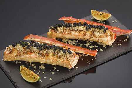 Фаланги камчатского краба, запеченные с сыром грюйер