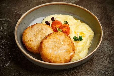 Куриные котлеты с картофельным пюре