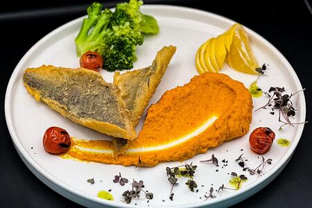 Дорадо на гриле с травами