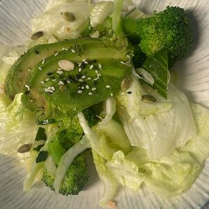 Healthy салат с брокколи 