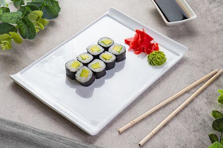 Роллы Маки с авокадо