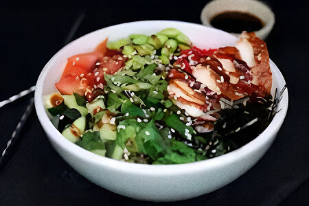 Поке с угрем 