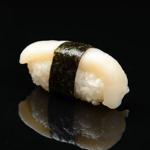 Суши с морским гребешком