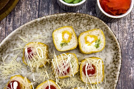 Харумаки Цезарь с креветкой хот