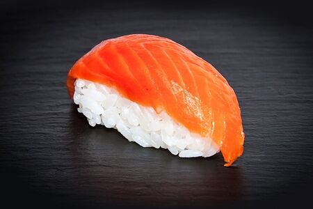 С копченым лососем