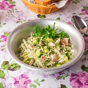 Салат из курицы и капусты