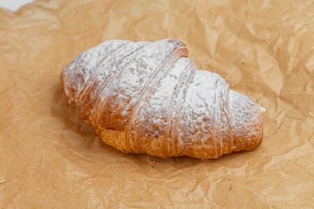 Круассан Ваниль с пудрой 