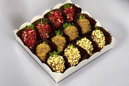 Набор клубники в шоколаде Moon