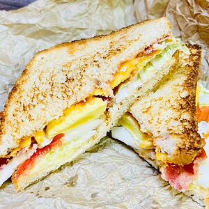 Сэндвич с яйцом и сыром