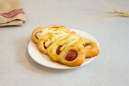 Вензель с сосиской