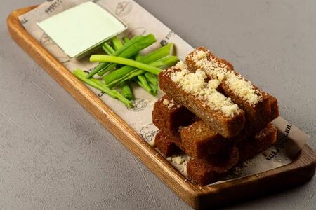 Чесночные гренки с пармезаном