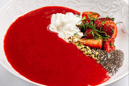 Ягодный суп со страчателлой