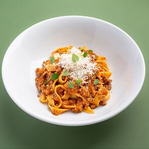 Паста Тальолини Болоньезе