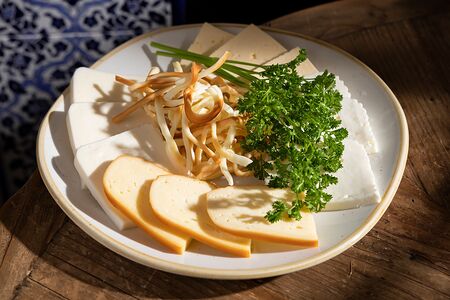 Сырная тарелка по-грузински