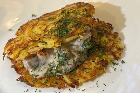 Драник с грибным соусом