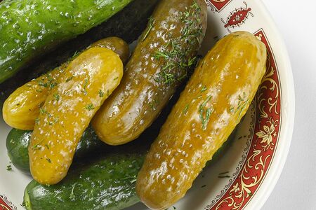 Домашние малосольные и соленые огурцы