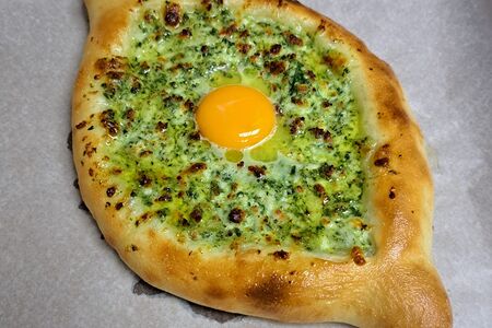 Хачапури по-аджарски с зеленью