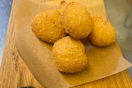 Сырные медальоны