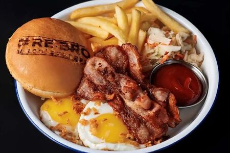 Завтрак с беконом