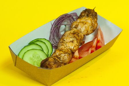 Шашлычок куриный с овощами