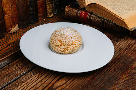 Шу с кремом пломбир