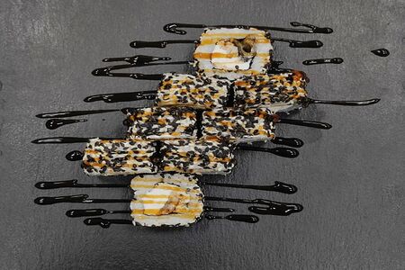 Ролл Маки Угорь