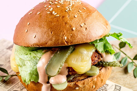 Фирменный чизбургер