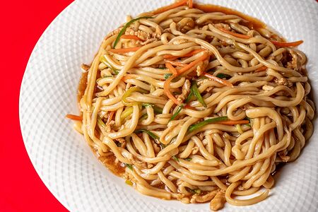 108. Жареная лапша с курицей