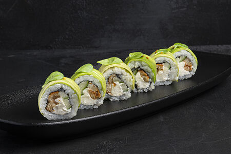 Ролл с авокадо и угрем