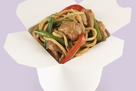 Лапша рамен с курицей в сливочно-копчёном соусе